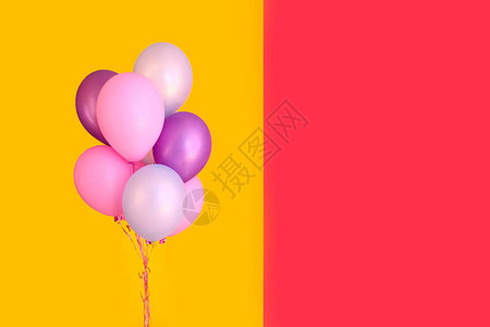 彩色背景上的气球背景图片
