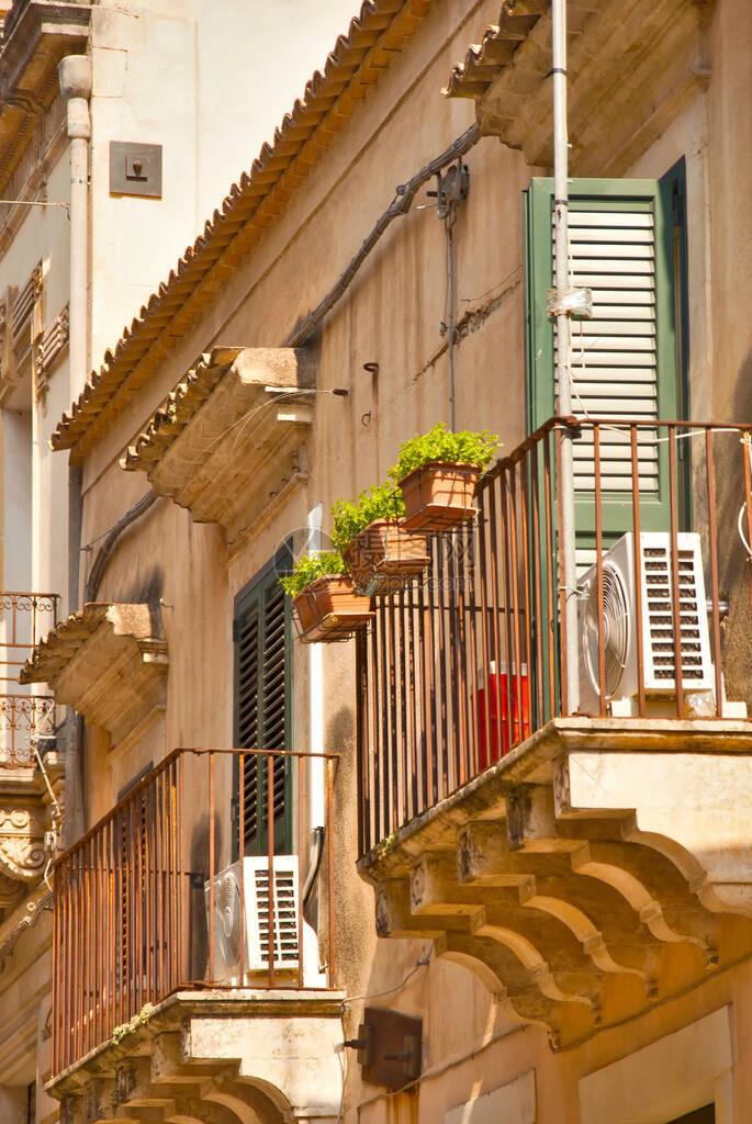 意大利有阳台的房子在阳图片