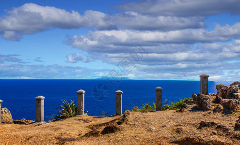 安提瓜海上的石柱图片