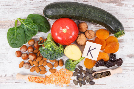 天然成分或产品如源钾维生素K矿物质和膳食纤维图片