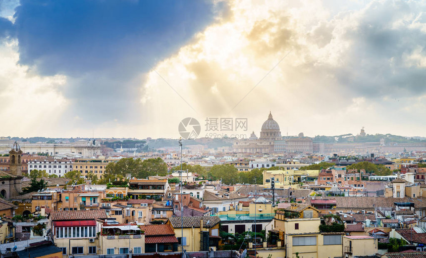 罗马天际和圣彼得斯大教堂的景象来自Terrazzadel图片