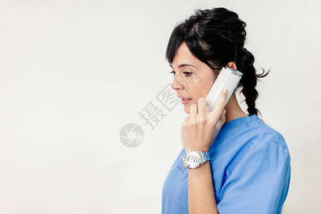 护士在诊所打电话图片
