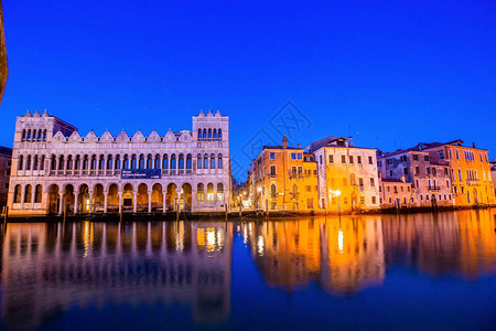在日出前蓝色时分在意大利威尼斯图片
