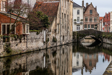 比利时布鲁日Bruges的通道和图片