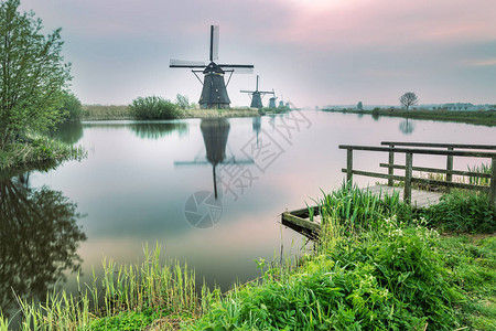 鹿特丹南荷兰内黑兰欧洲分会的风车图片