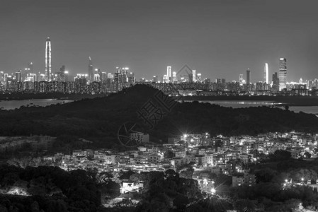 深圳市中心天际线与香港乡村夜景图片