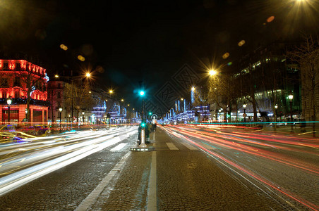 巴黎法兰西大道灯光明亮旅游目的地是图片