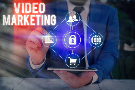 显示视频营销的概念手写使用视频推广和营销您的产品或服图片