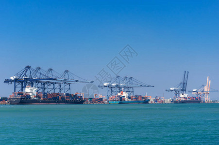 国际集装箱货船海运物流运输进出口物流及货运输海运图片