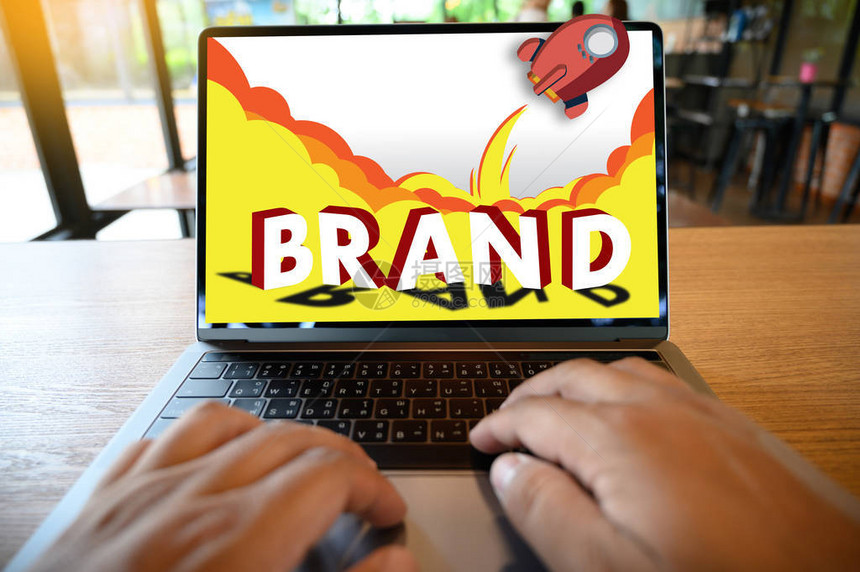 生意人用电脑你就是你自己的BRAND图片