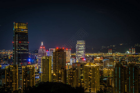 从象山台北看到的台北夜景背景图片