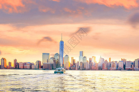 纽约市下曼哈顿的天线从图片
