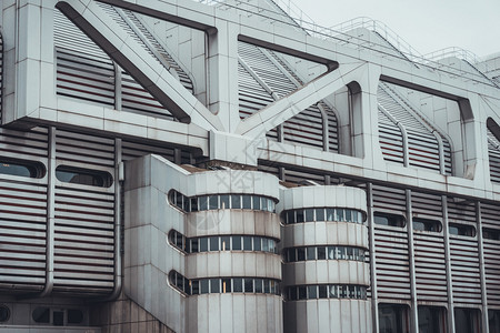 德国商营城市建筑中独特的现代钢铁外表图片