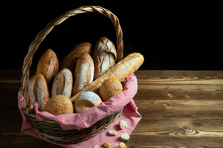 各种面包来自天然有机成分健康图片