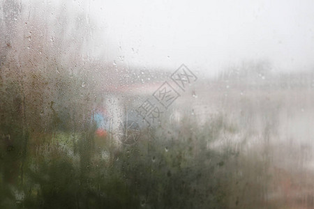 雨滴在窗春雨天图片