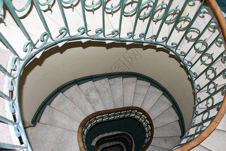 螺旋楼梯圈楼梯装饰内部图片