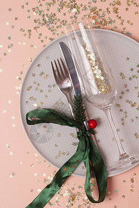 圣诞餐桌布置和装饰特写-u图片