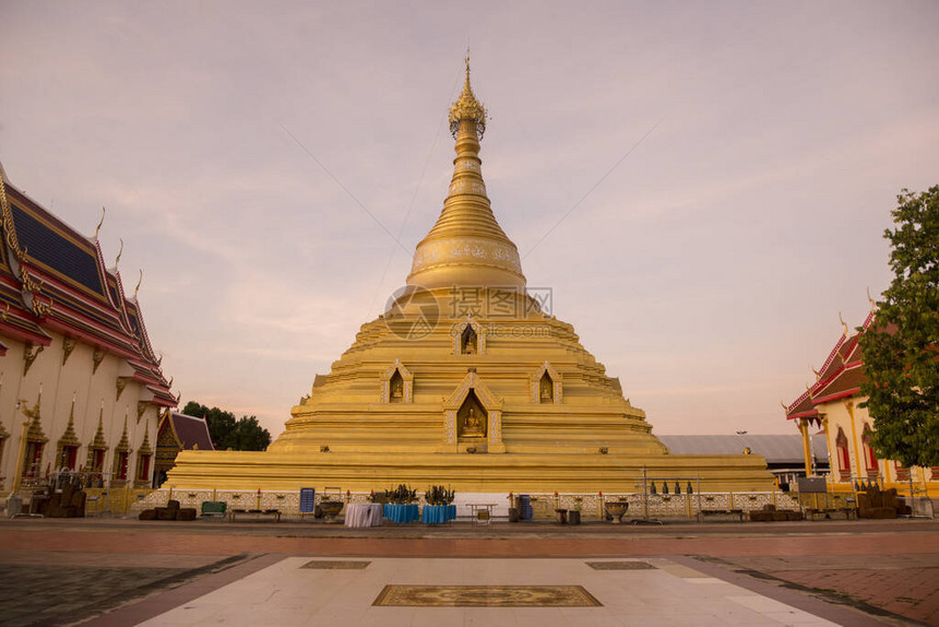 泰国北部甘烹碧府甘烹碧镇的佛寺图片