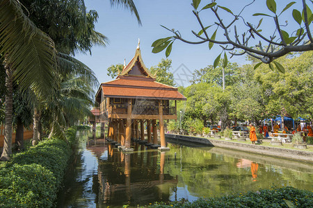 泰国北部甘烹碧府甘烹碧镇的屈阳寺和皇家寺院背景