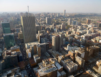 南非约翰内斯堡市中心上空的高角度浏览图片