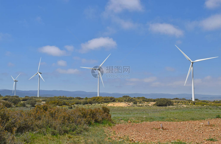 西班牙特鲁埃尔省的风能扇图片