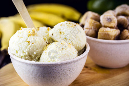 素食香蕉冰淇淋图片