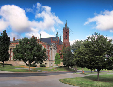 奥农达加县Syracuse大学校园视觉和表演艺术学院克鲁兹驱动器和Maxwel背景