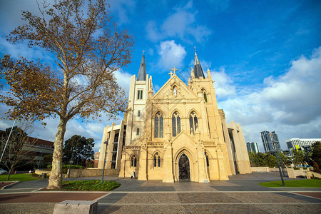 澳大利亚珀斯市中心的圣玛丽大教堂图片