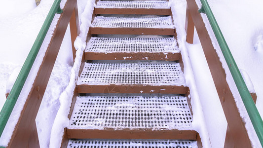 照片Panorama架设雪屋外楼梯图片