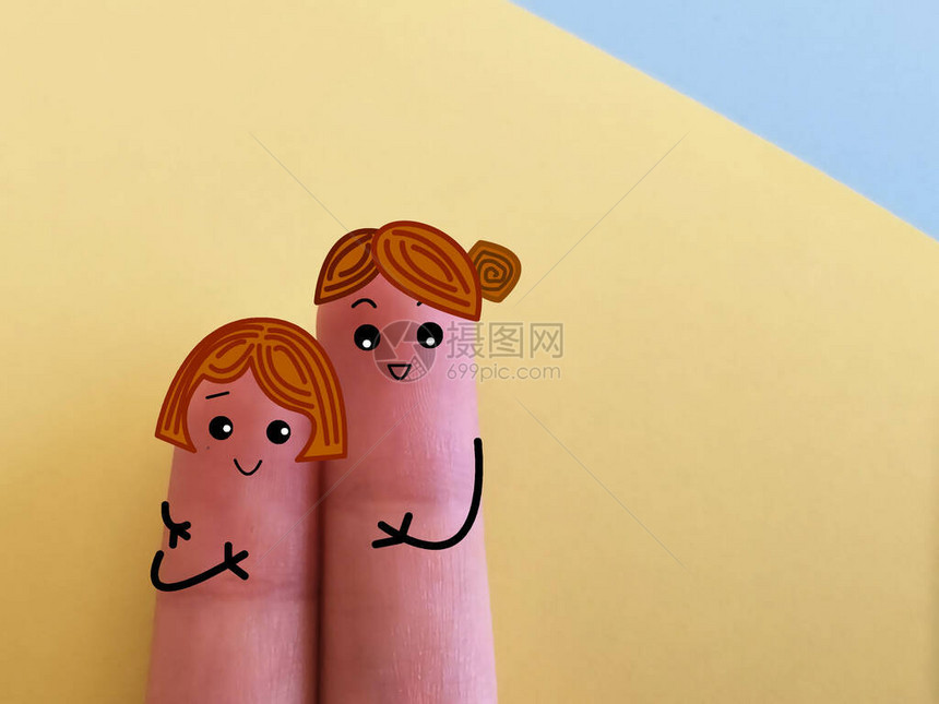 两根手指装饰成母女图片