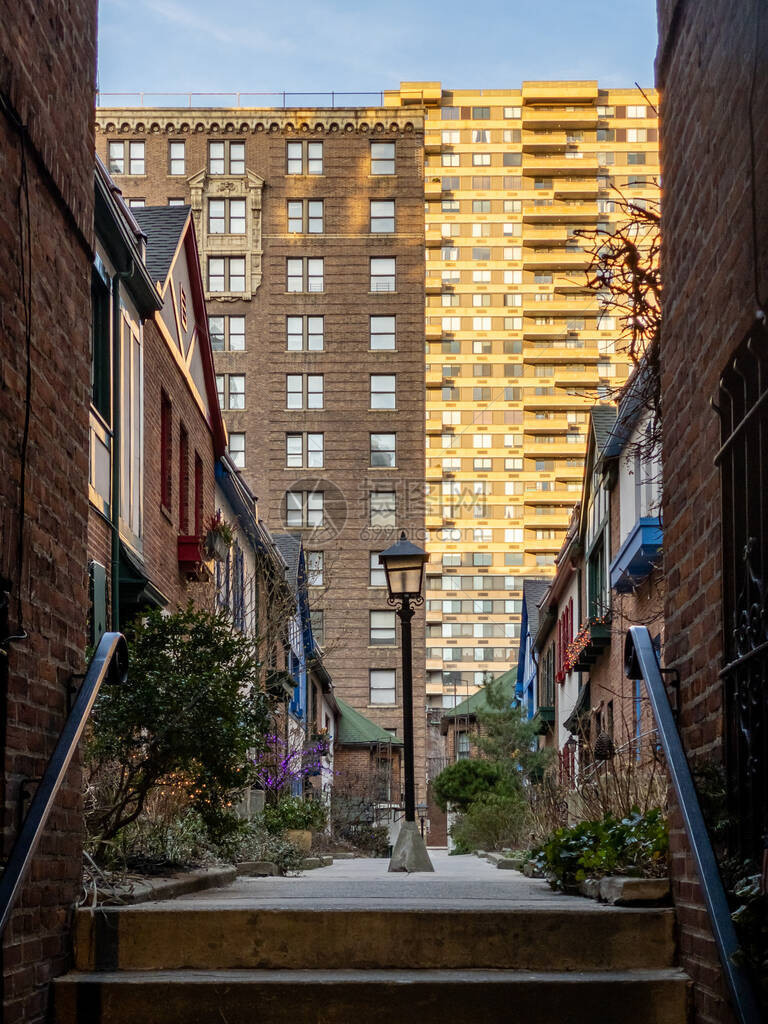 PomanderWalk是纽约市曼哈顿的合作公寓大楼图片