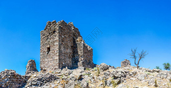 土耳其古希腊城市佩格蒙的废墟在一个阳图片