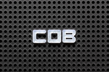 黑色墨板白字母为COB字业务图片