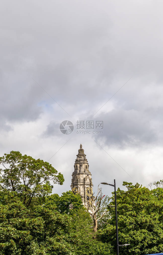 威尔士卡迪夫市的街道和建筑图片