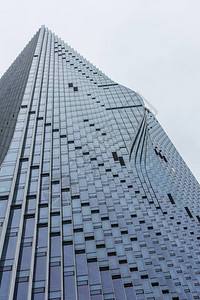 深圳商业区扭曲的摩天大厦图片