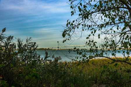 鲍威尔湾公园和白石桥高清图片