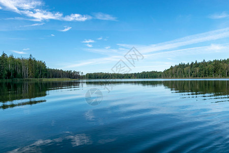 美丽的湖景图片