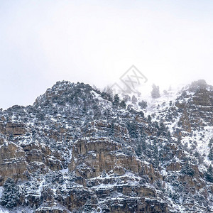 山坡崎岖的普罗沃峡谷广场SquareProvoCanyon图片