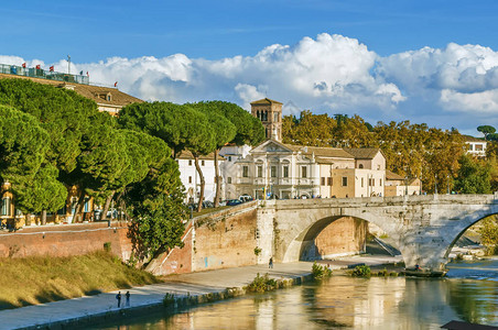 Bridge是位于意大利罗马的一座罗马石桥高清图片