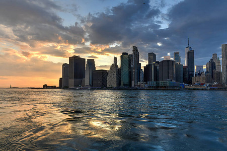 纽约市天线的全景从布鲁克林图片