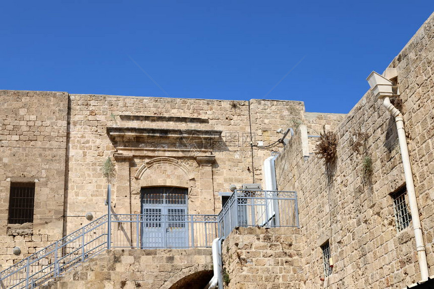 以色列北部地中海沿岸阿克里市的古代十字军堡垒图片