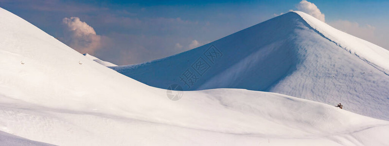 伊朗Alborz山的雪山或与图片