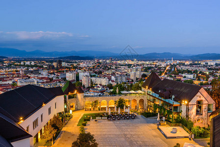斯洛文尼亚卢布尔雅那市和卢布尔雅那城堡图片