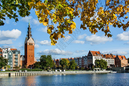 波兰大教堂河流旧城图片