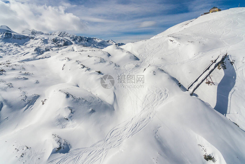 奥地利上特劳恩的DachsteinKrippenstein山空中无图片