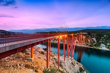 在克罗地亚达尔马提亚的马斯莱尼察桥上图片