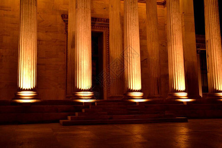希腊雅典的高厚柱子图片