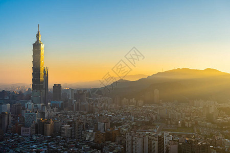 美丽的建筑在日落时建造台北城市天际线图片