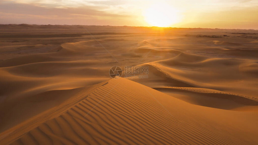 美丽的阿拉伯沙漠图片