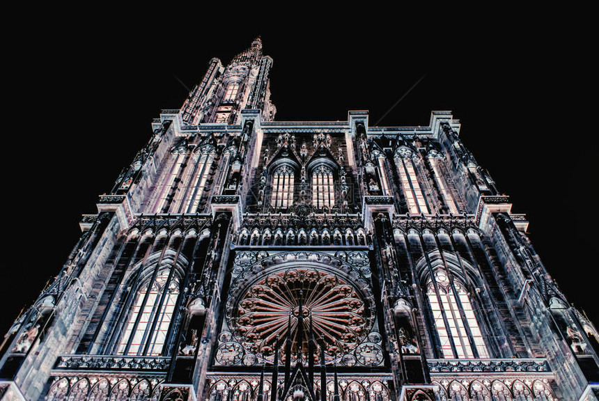 抽象的低角度视图去饱和的斯特拉斯堡大教堂我们的斯特拉斯堡夫人法语图片